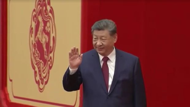 Presiden China, Xi Jinping menyampaikan ucapan selamat Tahun Baru Imlek untuk menyambut Tahun Kuda. (Tangkapan Layar CCTV via Reuters)