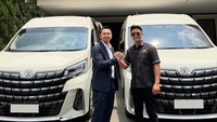 Mewah! Raffi Ahmad Borong 2 Mobil HiAce, Interior Dirombak Jadi Begini