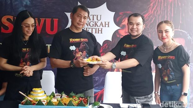 Rambut Sewu Para cast dan kru film Rambut Sewu.