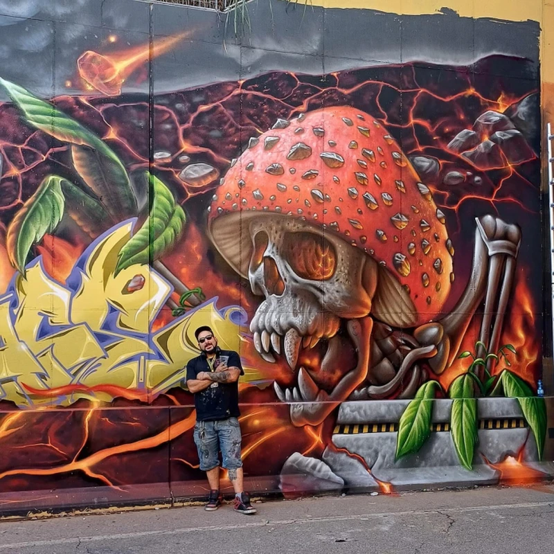 Street art bertema tengkorak.