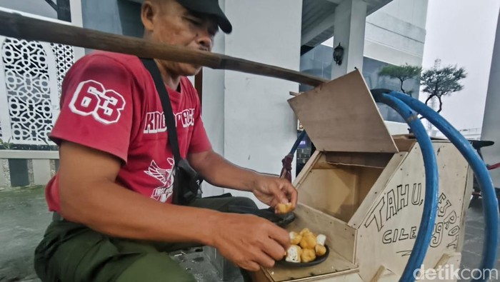 Tahu Gejrot Mang Kopral