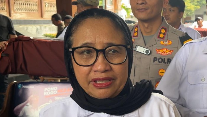 Waka BGN Nanik S Deyang saat sidak SPPG di Ponorogo