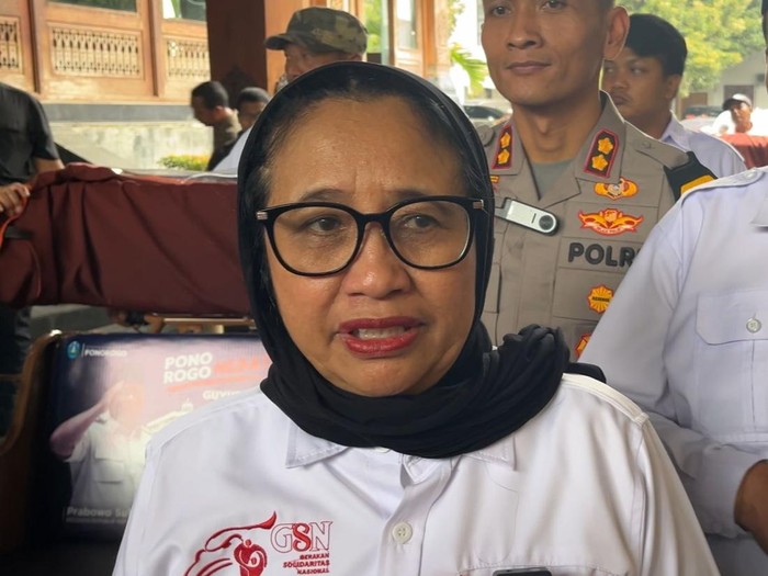 Waka BGN Nanik S Deyang saat sidak SPPG di Ponorogo