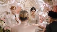 Zahwa Aqilah dinikahi Farras Fadhilah dengan maskawin berupa cincin bermatakan berlian 18 karat dan uang 140 poundsterling Inggris. Saya terima nikah dan kawinnya Talita Zahwa Aqilah binti Feri Faisal dengan maskawin tersebut tunai, tutur Farras. (Foto: dok Instagram zahwaqilah)
