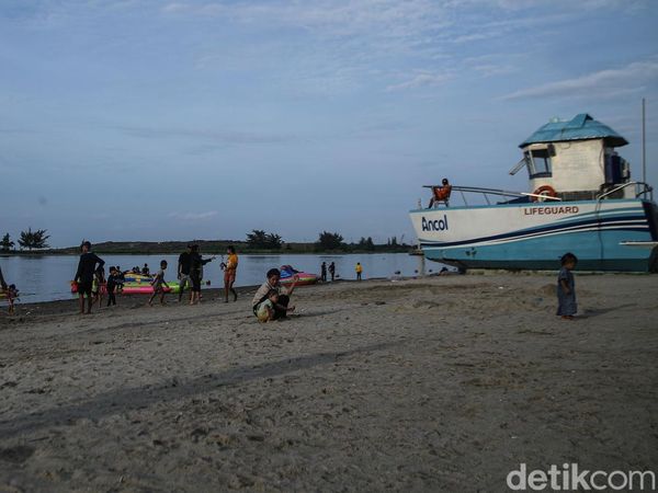 Ancol Ramai Dikunjungi Wisatawan Saat Libur Imlek