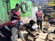 Polda Sumsel Amankan Ratusan Botol Miras, Penjual Dikenai Tipiring