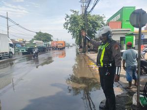Cegah Banjir Berulang, Saluran Kalianak Surabaya Dibersihkan