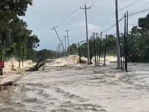Tanggul Sungai Tuntang Demak Jebol, Jalur Semarang-Purwodadi Lumpuh