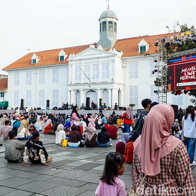 Diserbu Pengunjung, Kota Tua Jakarta Ramai Jelang Jakarta Light Festival