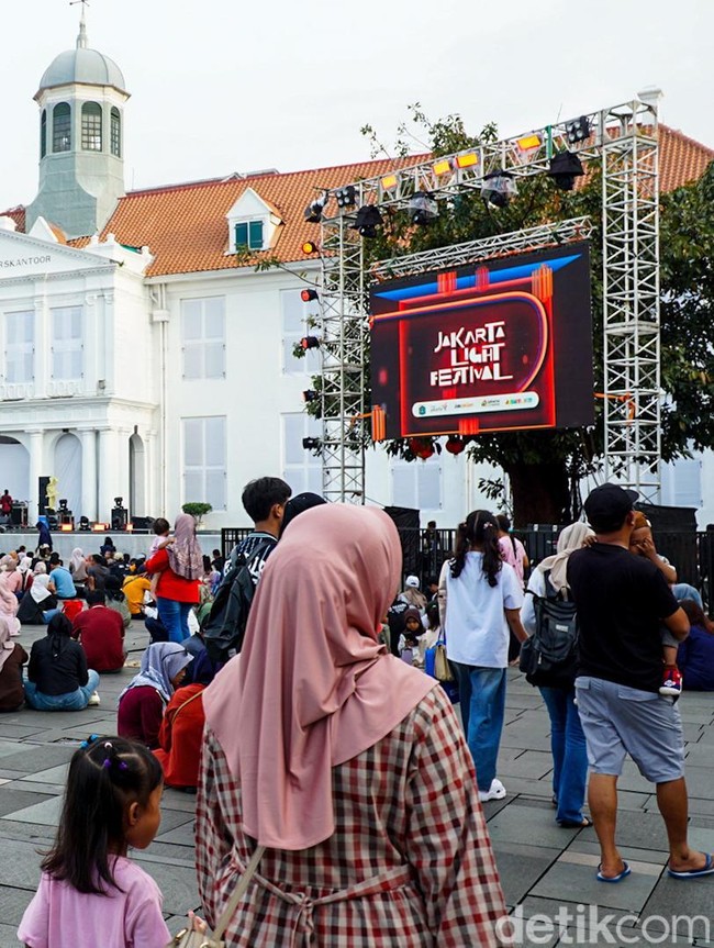 Diserbu Pengunjung, Kota Tua Jakarta Ramai Jelang Jakarta Light Festival