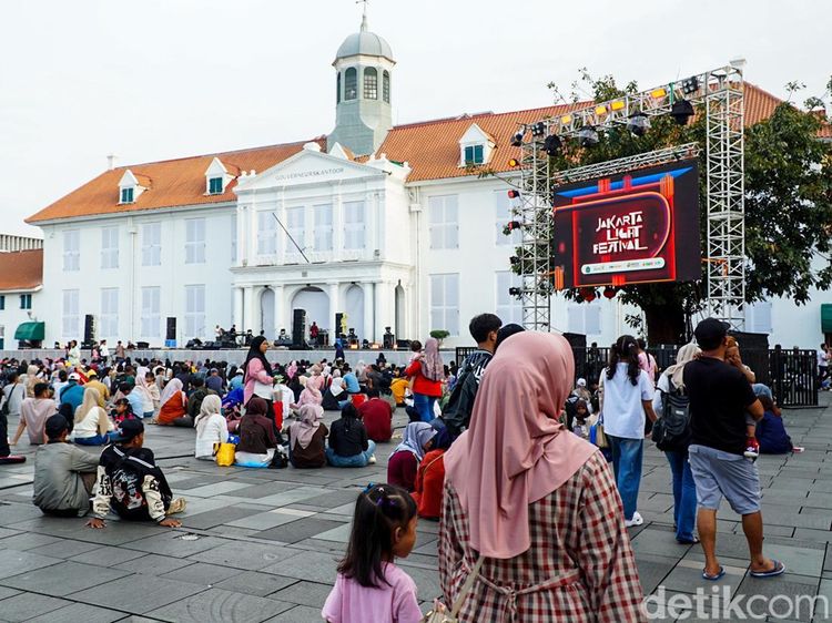 Diserbu Pengunjung, Kota Tua Jakarta Ramai Jelang Jakarta Light Festival