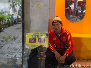 Video Dari Kelas ke Trotoar, Kisah Guru Honorer Banting Setir Jadi Tukang Pijat