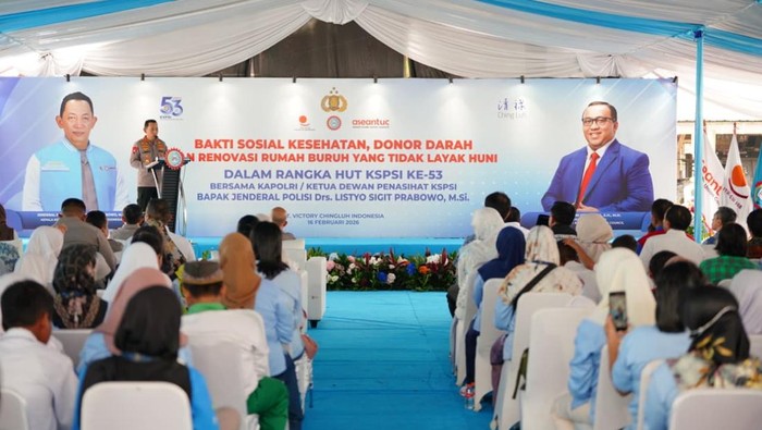 Kapolri Jenderal Listyo Sigit Prabowo menghadiri HUT KSPSI ke-53 yang diisi acara bakti sosial kesehatan, donor darah, dan renovasi rumah buruh di Tangerang. (Dok. Polri)