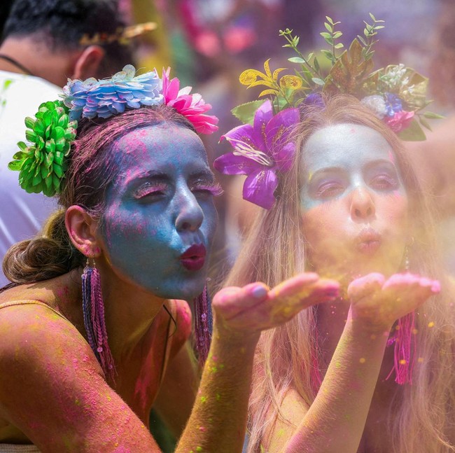 Karnaval Pena de Pavao de Krishna Meriahkan Jalanan Belo Horizonte