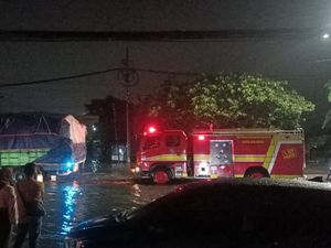 Rumah Konveksi di Surabaya Terbakar, Belasan Unit Damkar-Rescue Dikerahkan