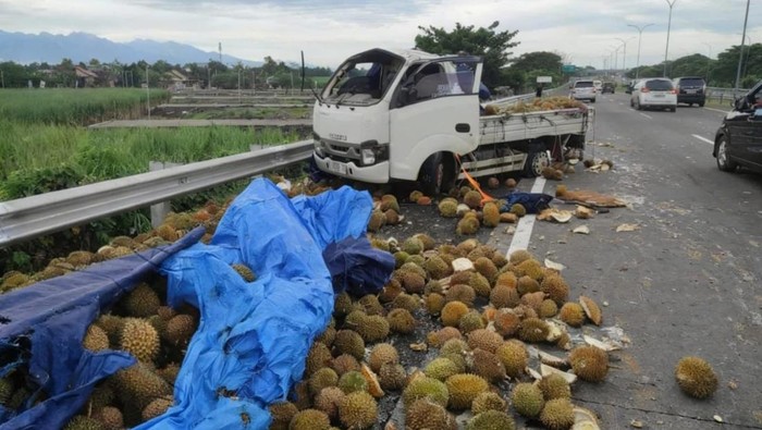 Kecelakaan di Tol Mojokerto