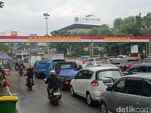Video: H+7 Lebaran, Lalin Arah Puncak Padat Merayap