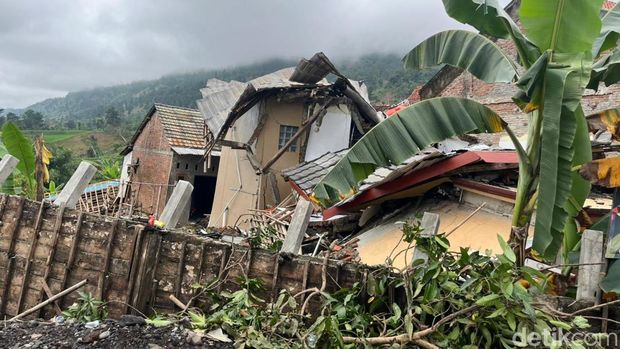 Lokasi bencana tanah bergerak di Desa Padasari, Tegal. (Ondang/detikcom).