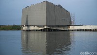 Bentuk bahteranya terinspirasi dari kapal layar, menggambarkan sejarah penyebaran Islam melalui jalur laut.