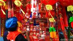 Mencari Cuan dari Pernak-pernik Imlek di Pecinan Tangerang