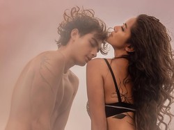 Gaya Mesra Olla Ramlan-Tristan Molina di Pemotretan, Tampil Berani Pamer Tato