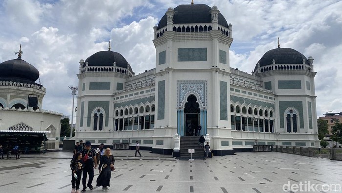 Penampakan Masjid Raya Al-Mashun Medan (A.Fahri/detikcom)