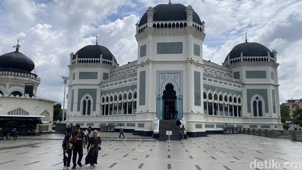 Penampakan Masjid Raya Al-Mashun Medan (A.Fahri/detikcom)