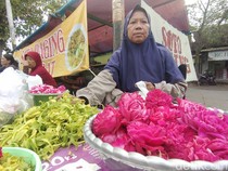 Penjual Bunga Tabur di Nganjuk Ketiban Berkah Jelang Ramadan