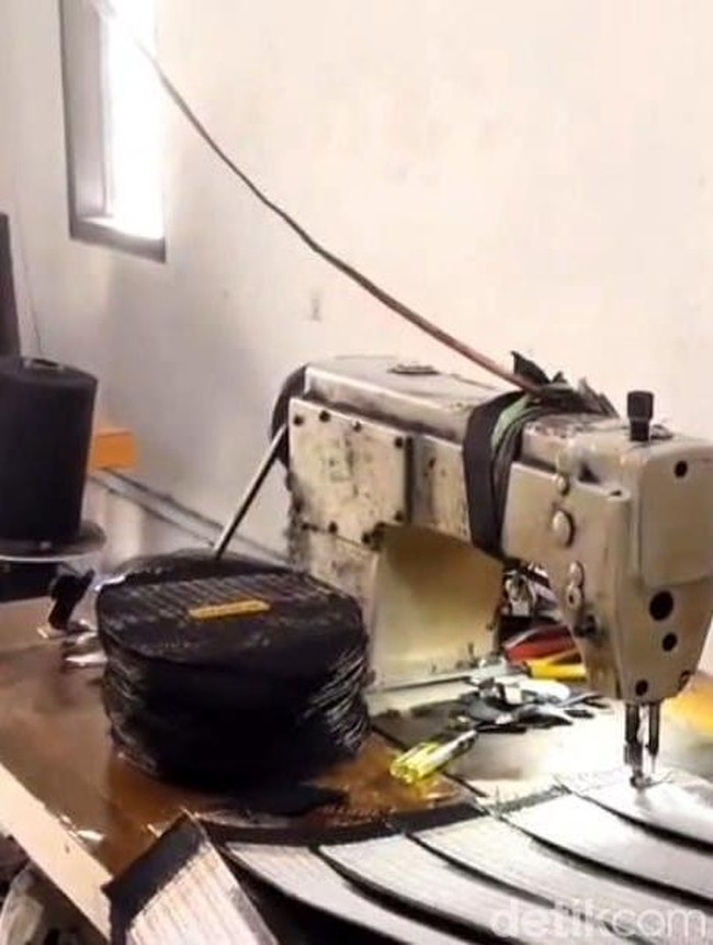 Perajin Songkok di Lamongan Kebanjiran Pesanan Sebelum Ramadan