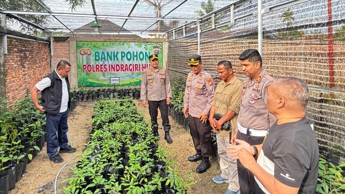 Polres Inhu, Riau meresmikan Bank Pohon untuk mendukung Green Policing.