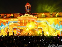 Ribuan Warga Padati Jakarta Light Festival di Kota Tua