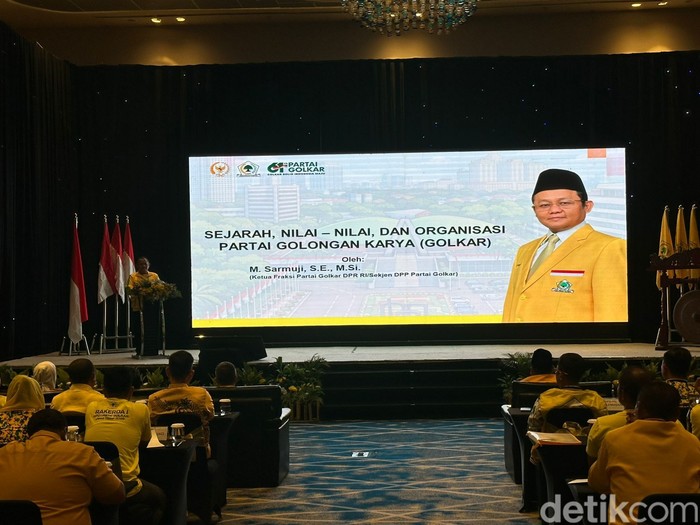 Sekjen Golkar M Sarmuji