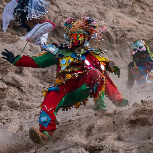 Setan-setan Turun dari Cerro Blanco, Karnaval Bajada de los Diablos Pecah di Uquia