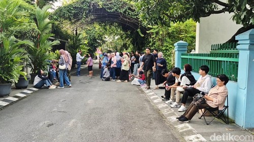 Suasana kediaman Presiden ke-7, Joko Widodo saat libur tahun baru imlek, Senin (16/2/2026)