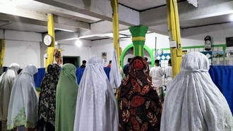 Jemaah Naqsabandiyah di Padang Salat Tarawih Pertama Malam Ini