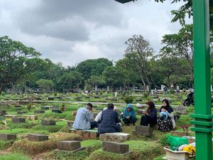 Peziarah Sebut Momen Ziarah ke Kuburan Sebelum Ramadan Jadi Pengingat