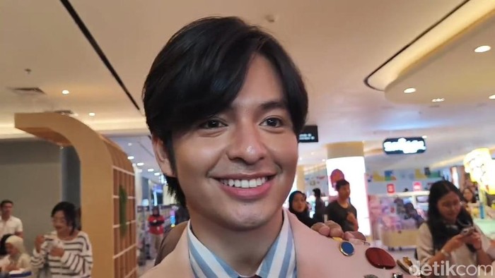 Angga Yunanda ditemui di Senayan, Jakarta Selatan, Senin (16/2/2026).