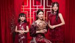 Gong Xi Fa Cai! Foto Keluarga Artis Rayakan Imlek dan Tradisi Yee Sang