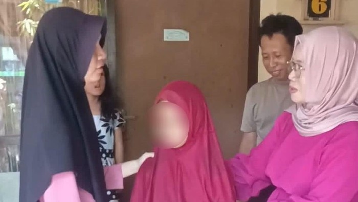 Bocah perempuan berusia 11 tahun asal Makassar dikembalikan ke orang tuanya di Parepare usai dilaporkan hilang.