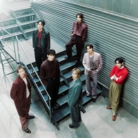 Tujuh personelnya RM, Jin, Suga, J-Hope, Jimin, V, dan Jungkook menghiasi majalah GQ edisi Maret 2026. Pemotretan itu dilakukan di sela-sela kesibukan mereka mempersiapkan album di Los Angeles. Foto: dok. GQ