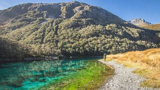 Duh, Danau Paling Jernih di Dunia Terancam oleh Wisatawan