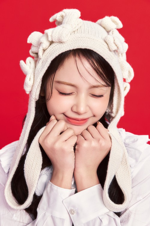 Foto Hearts2Hearts untuk comeback RUDE!