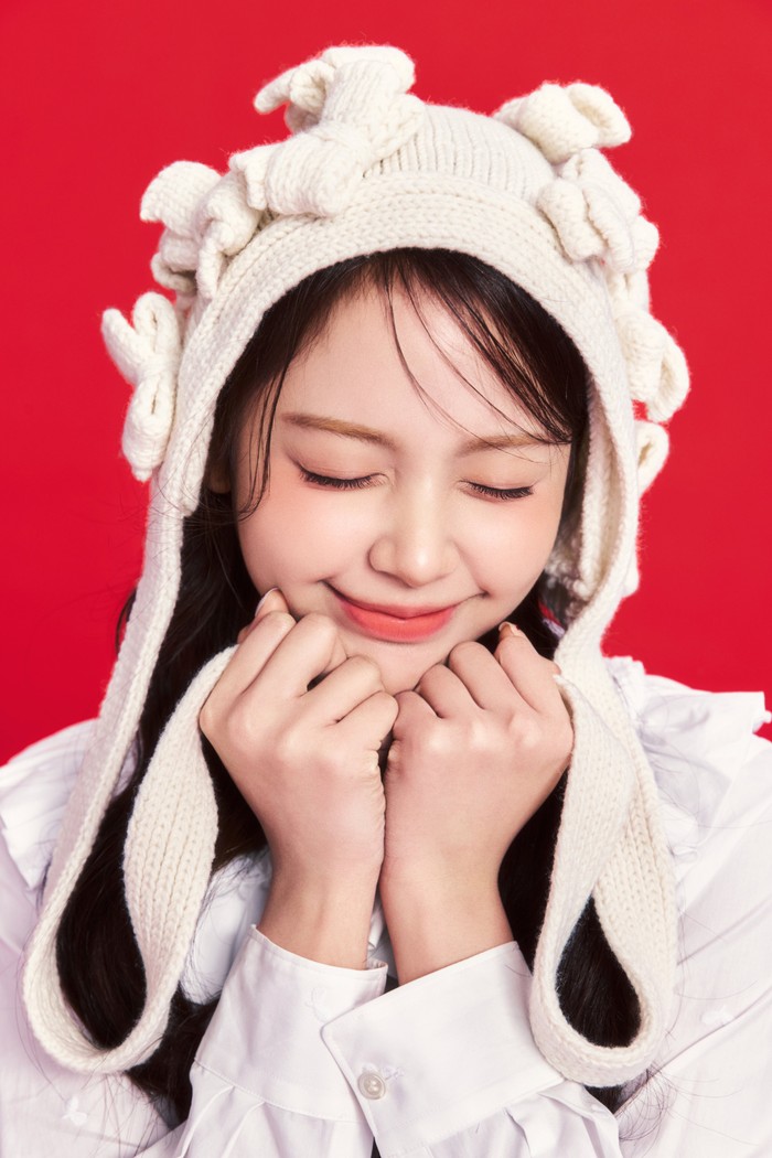 Foto Hearts2Hearts untuk comeback RUDE!