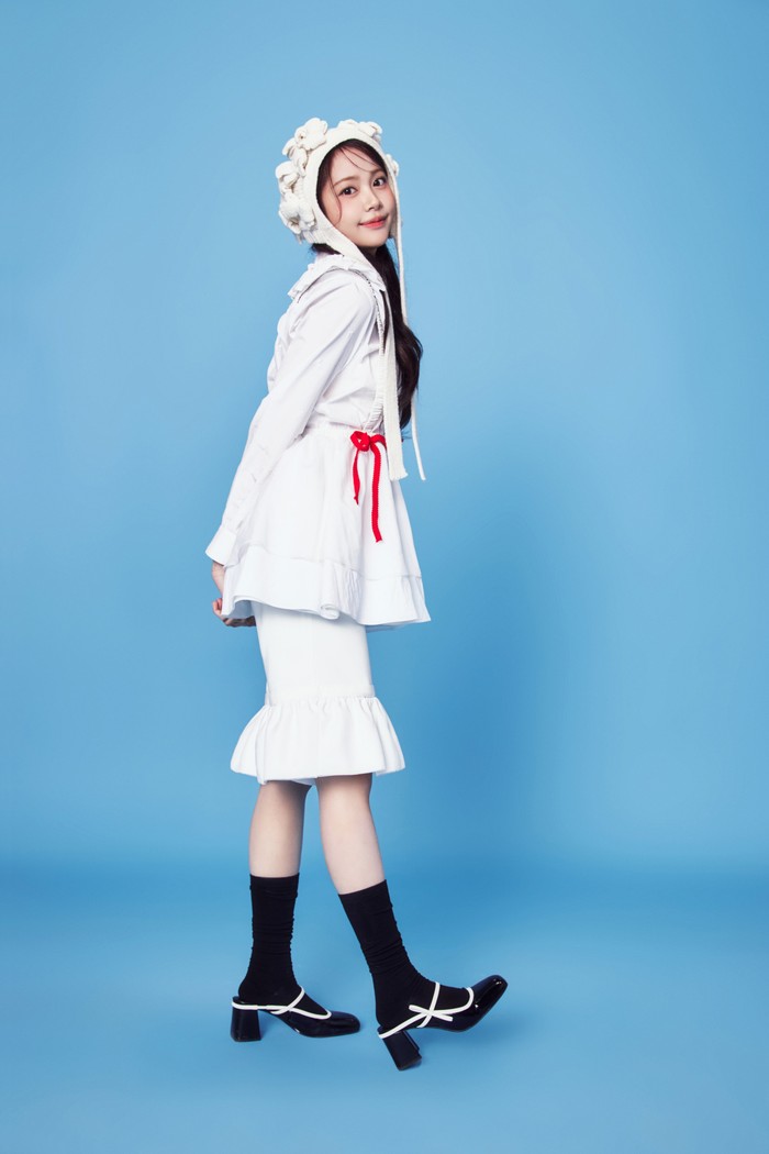 Foto Hearts2Hearts untuk comeback RUDE!