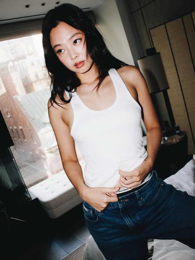 Penampilan Jennie BLACKPINK di New York menandai lima tahun perjalanannya bersama Calvin Klein. Ia didapuk menjadi global ambassador sejak 2021. Foto: Instagram