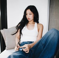 Potret Jennie BLACKPINK Cantik Effortless Pakai Singlet Putih di New York