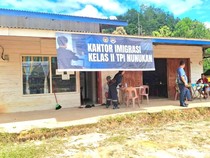 Cerita Petugas Imigrasi di Long Midang, Jaga Negara Bermodal Kuota Pribadi