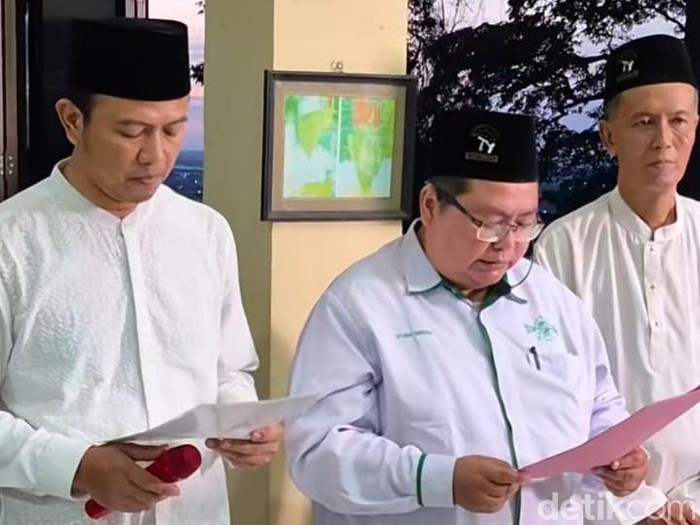 Hilal tidak terlihat di bukit Condrodipo Gresik