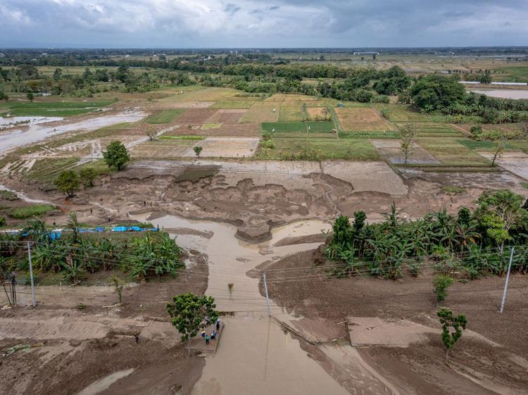 Penampakan Tanggul Sungai Tuntang Jebol, Jalur Semarang-Purwodadi Lumpuh