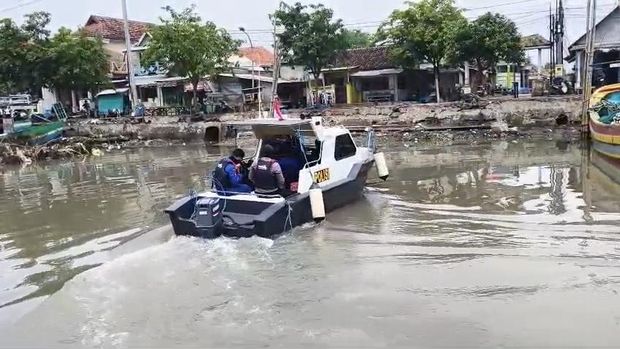 Pencarian nelayan di Pasuruan Pencarian nelayan hilang di Pasuruan dihentikan. Korban dinyatakan hilang